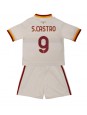 Otroški Nogometna dresi replika AS Roma Santiago Castro #9 Gostujoči 2026-27 Kratek rokav (+ hlače) Otroški Nogometna dresi replika AS Roma Santiago Castro #9 Gostujoči 2026-27 Kratek rokav (+ hlače)